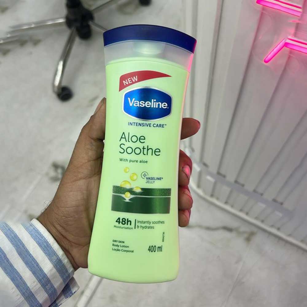 لوسیون بدن وازلین مدل Aloe Soothe حجم 400 میل